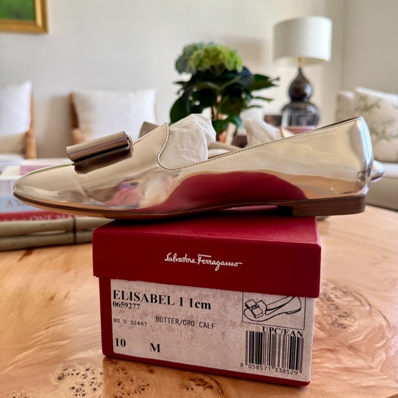 Salvatore Ferragamo ‘Elisabel’ Vara loafer, in gold ‘Butter / Oro’, size 10 M - Picture 2 of 5